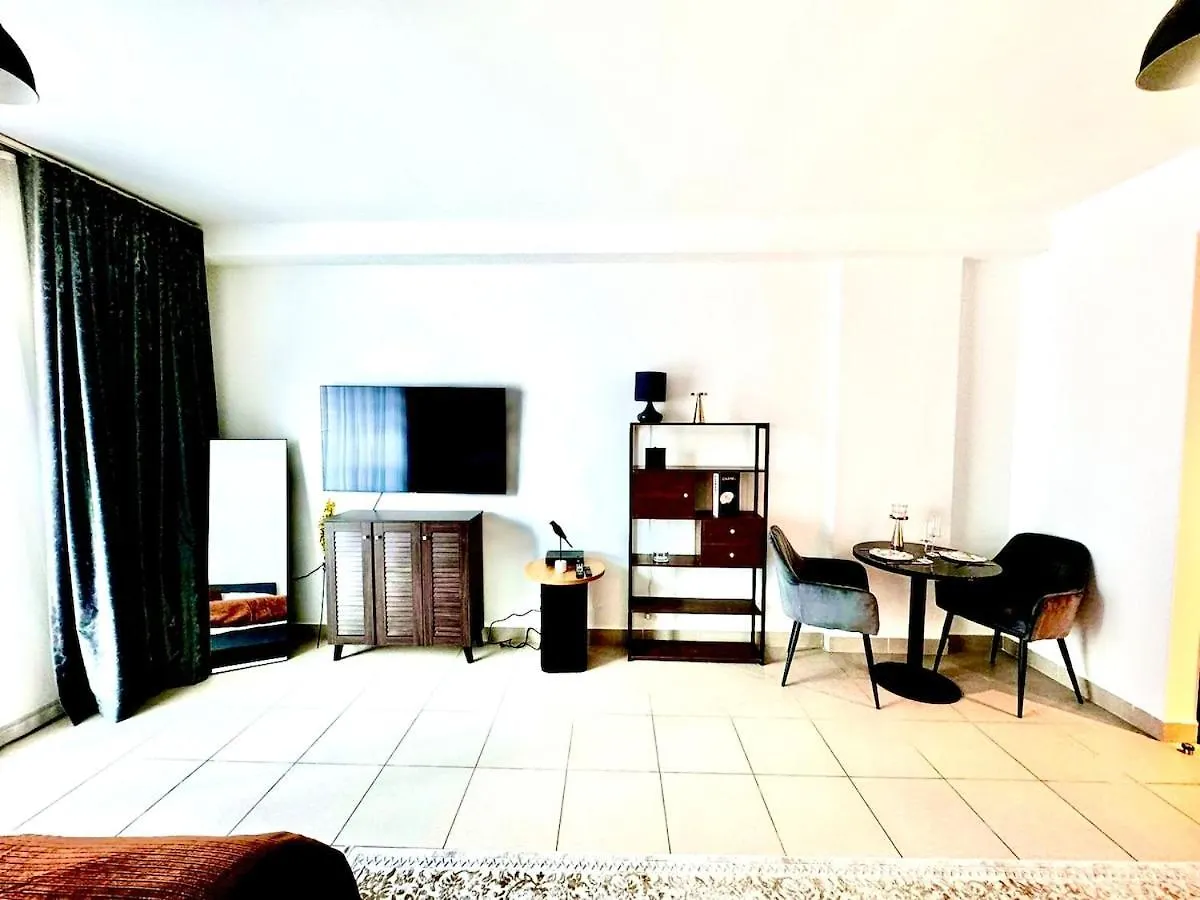 Apartment Lux Studio Boulevard Cen 5Min Walk Dubai Mall,Burh